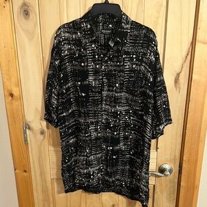 Vintage RISCATTO Black and White Men's Short Sleeve Shirt. Made in Italy